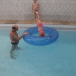 aula de natação para crianças de 5 à 8 anos
